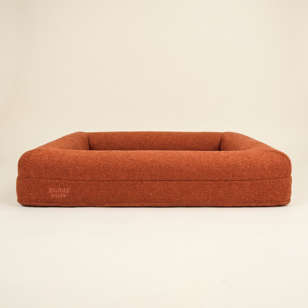 Lockige, cremefarbene Hoes